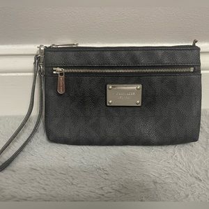 COPY - Michael Kors wristlet